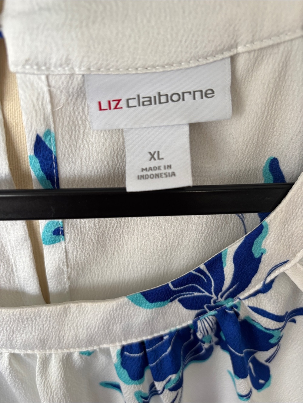 Liz Claiborne Blue Floral Flutter Cold Shoulder Blouse XL White Satin Top - Picture 2 of 10